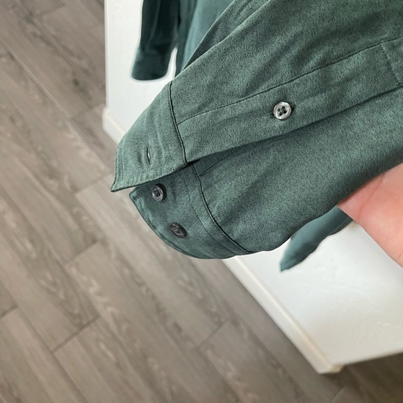 Oscar De La Renta| Teal Velvety Button Down Long Sleeve Blouse, Size Small••• - Picture 7 of 14